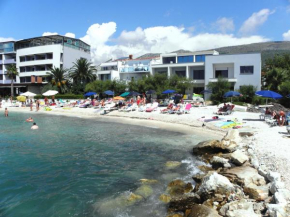 Отель Beach Guesthouse Mediteran  Подстрана